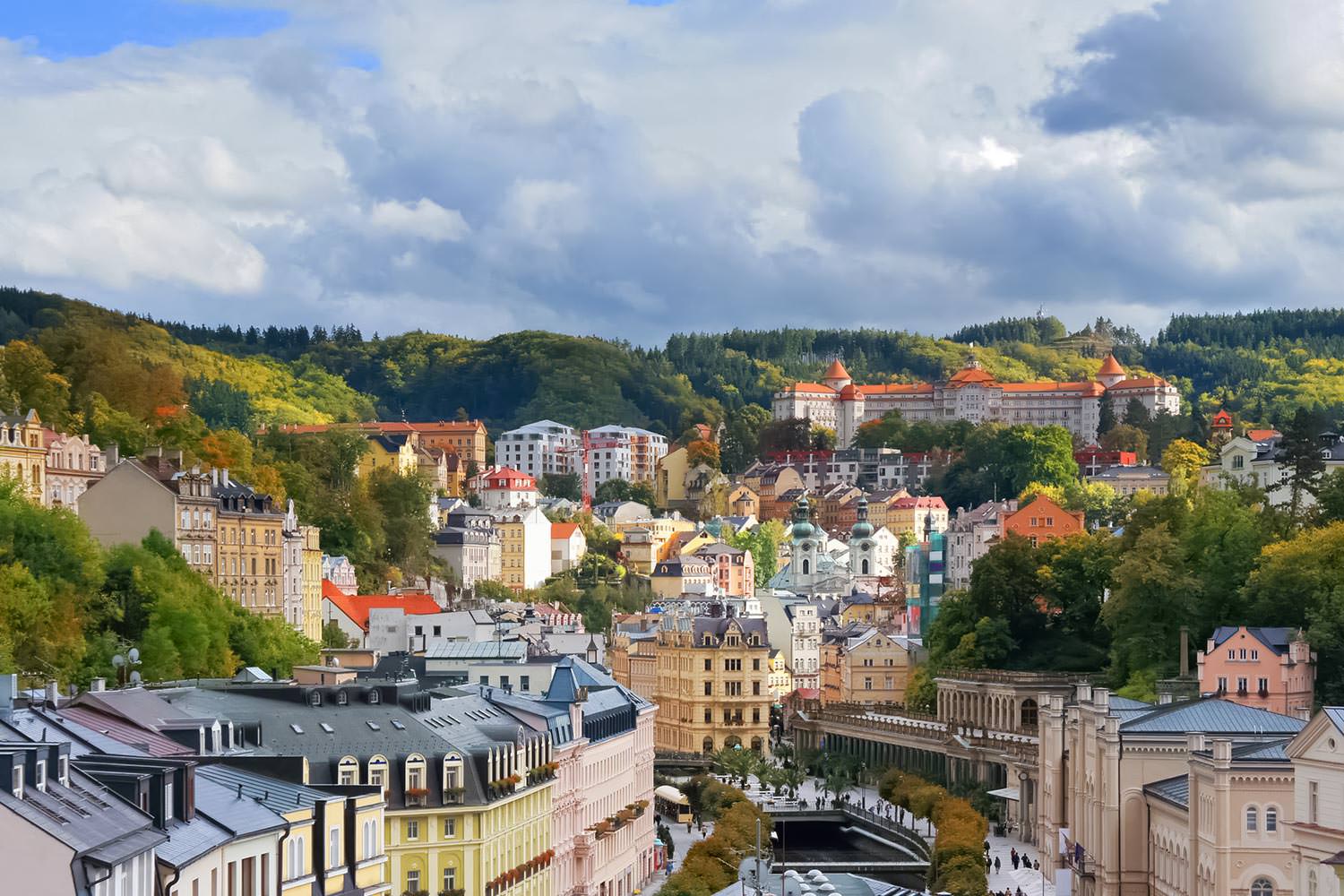 karlovy-vary-one-of-the-most-famous-spa-towns-amazing-czechia